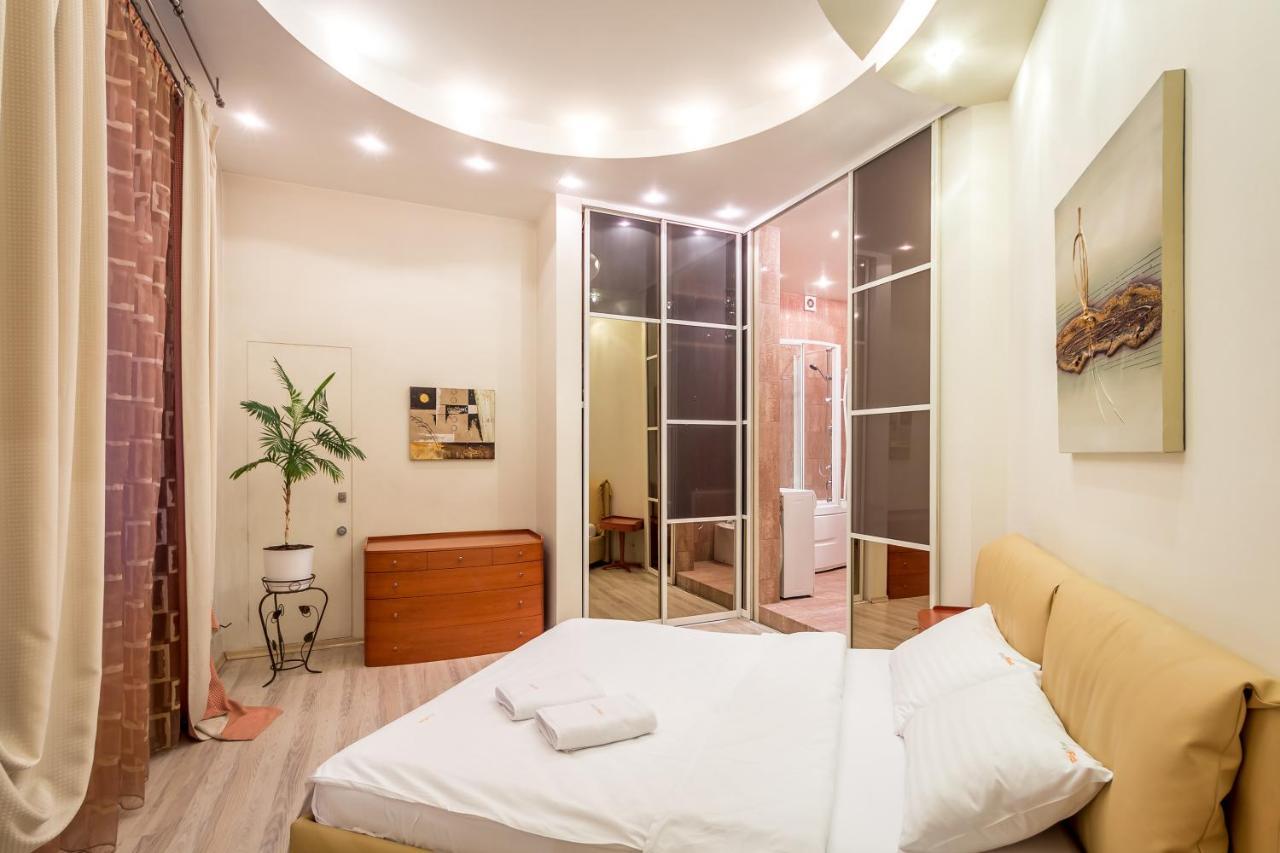 Central Apartments On Khreschatyk เคียฟ ภายนอก รูปภาพ