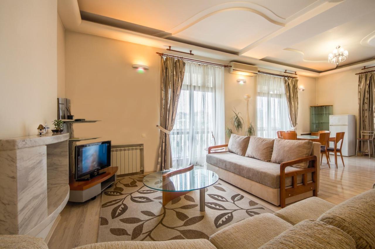 Central Apartments On Khreschatyk เคียฟ ภายนอก รูปภาพ